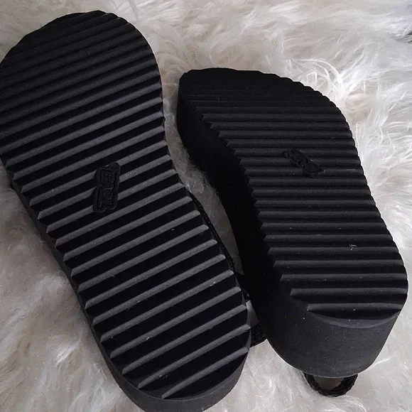 TEVA Chameleon Sandals - Picture 7 of 15